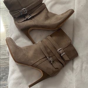 Express heel booties
